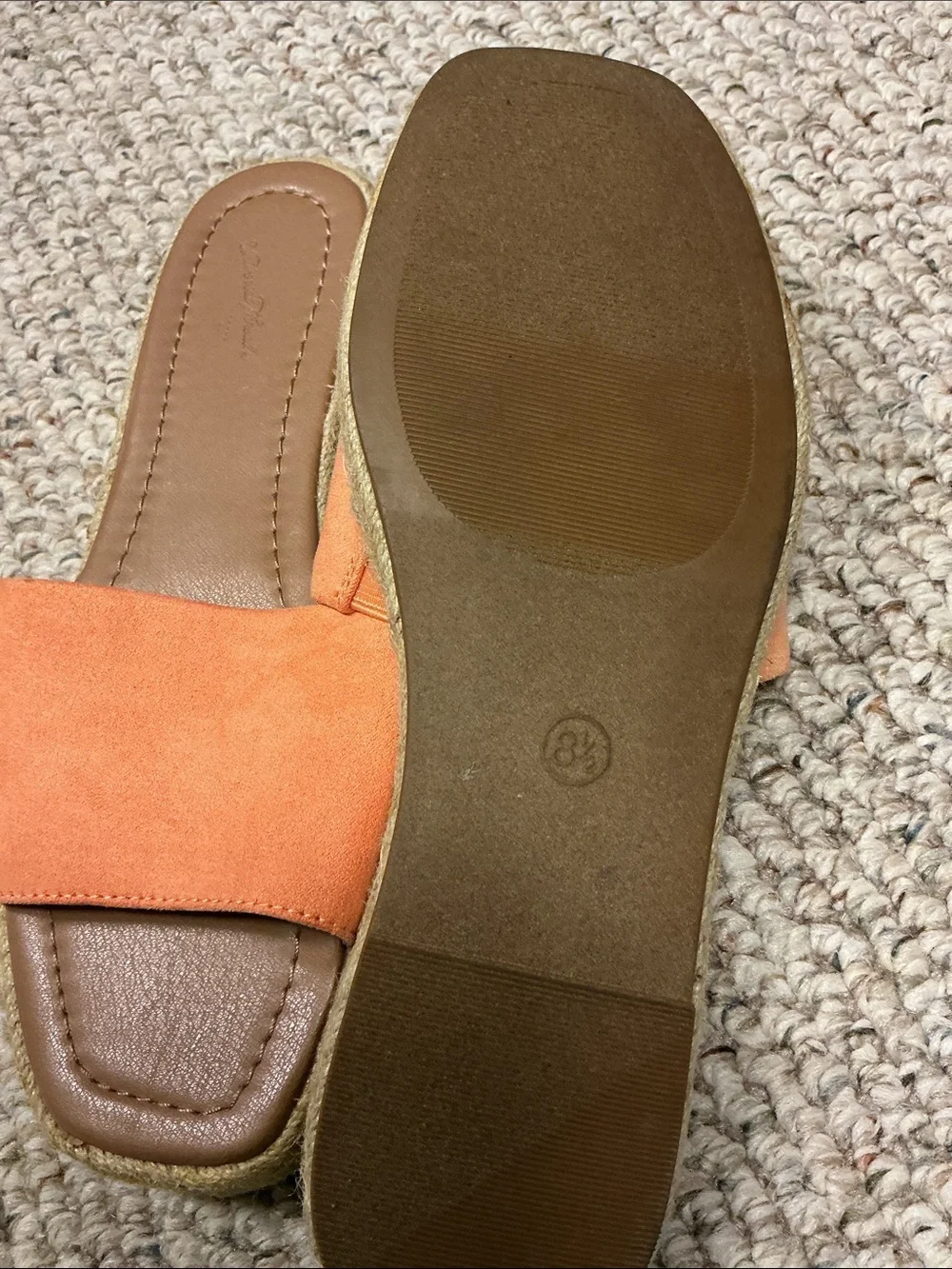 Universal Thread Women's Orange Slide Sandals. Size 8 1/2